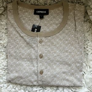 BNWT! Express top tan with white with 3 buttons